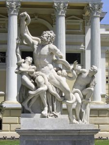 Photo d'une statue de Laocoon et ses fils